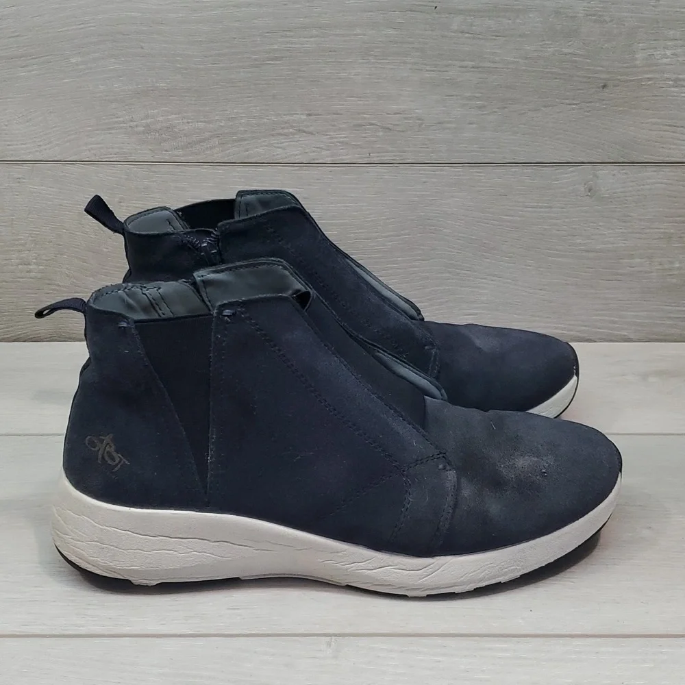 OTBT Womens Bethel Leather Ankle Sneakers Boots shoes sz 9M